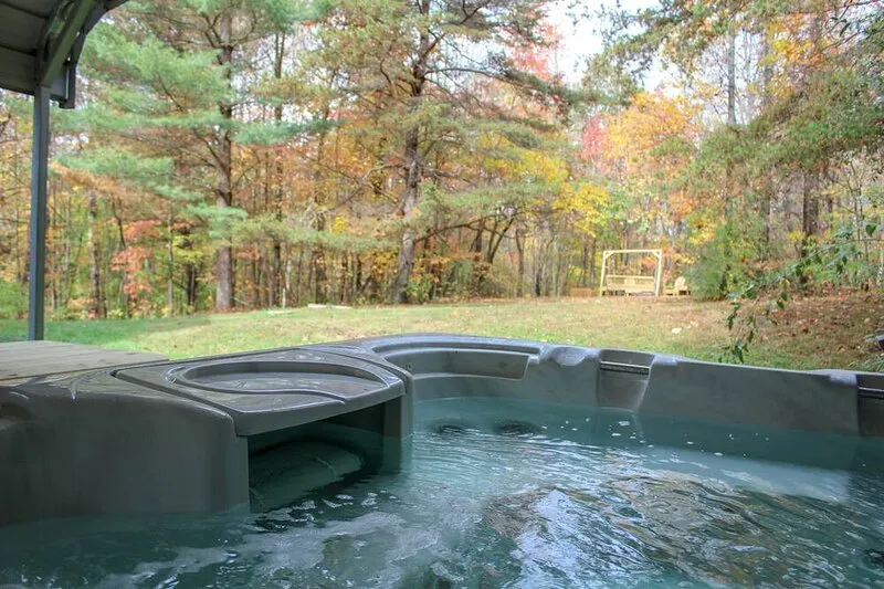 Luxury-Hawk’s Nest Cabin