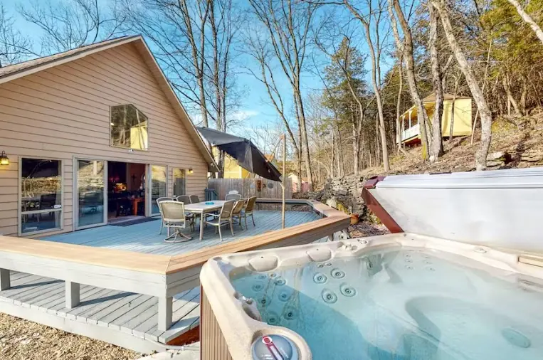 Urban Deck House – Eureka Springs