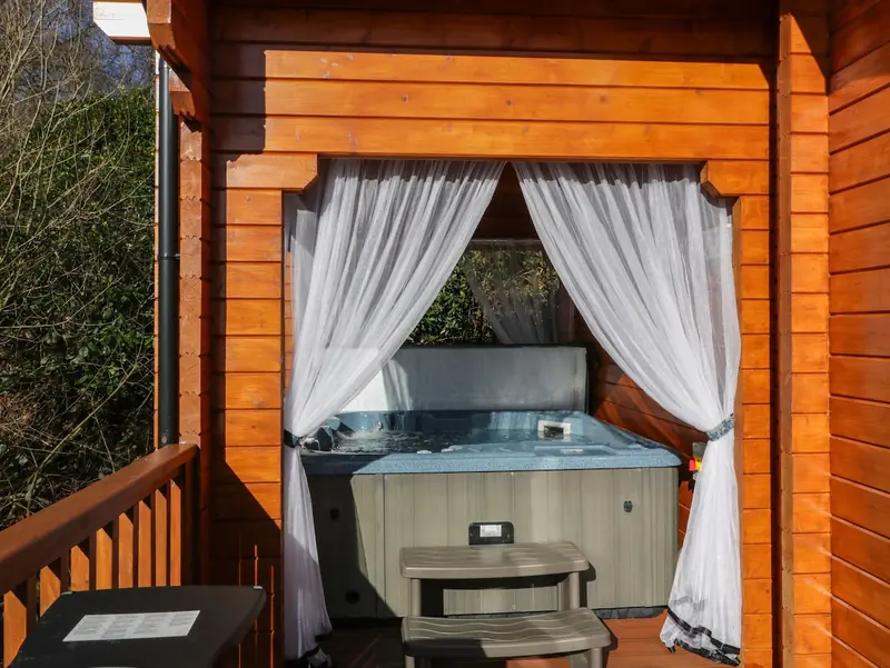 LITTLE LODGE