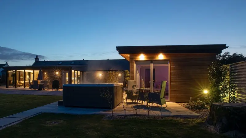 Fabulous Cottage with stunning views and large hot tub