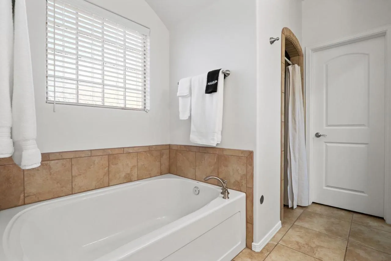 Comfy SW Home with Private Yard & Mountain Views!