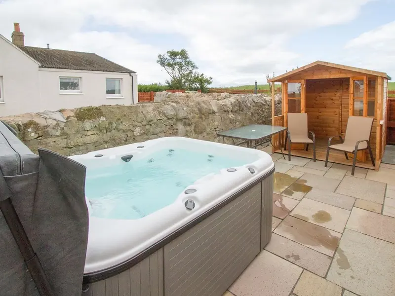 2 bedroom accommodation in Portmahomack, near Tain