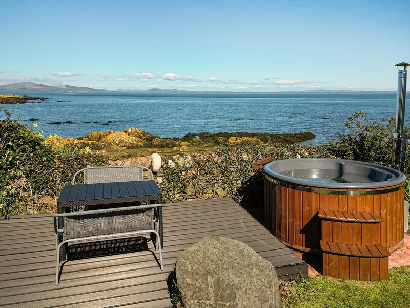 3 bedroom accommodation in Portyerrock