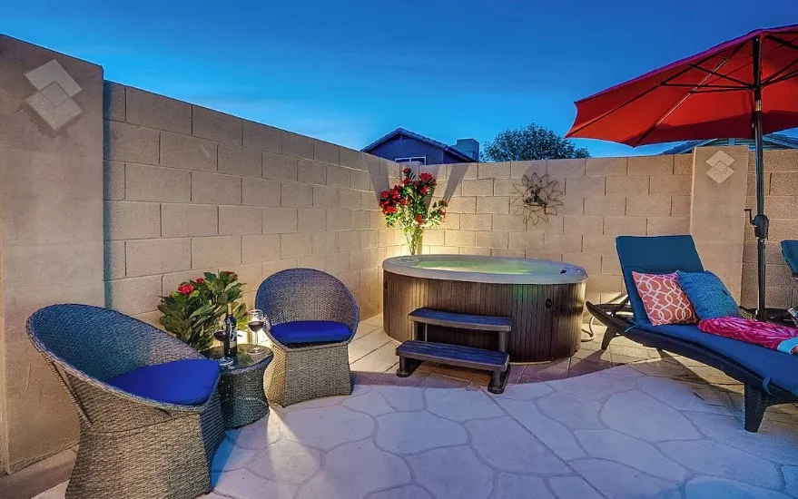5BR Hideaway w/ Heated Pool/Hot Tub/Billiards Table