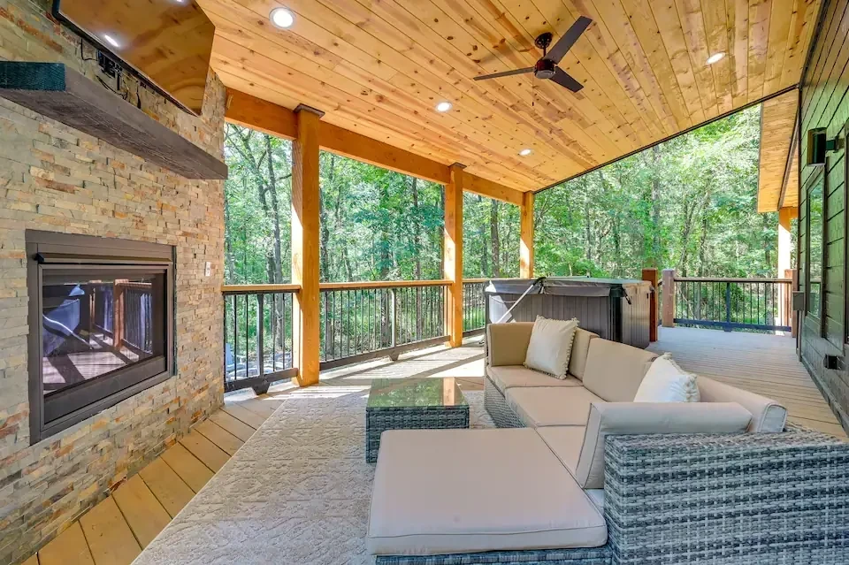 Luxurious Cabin Oasis