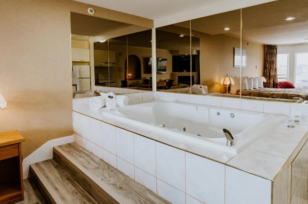 Western Budget Plus Mosaic Suites