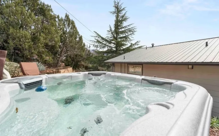 Hilltop Uptown Sedona home w/ Views & Hot Tub