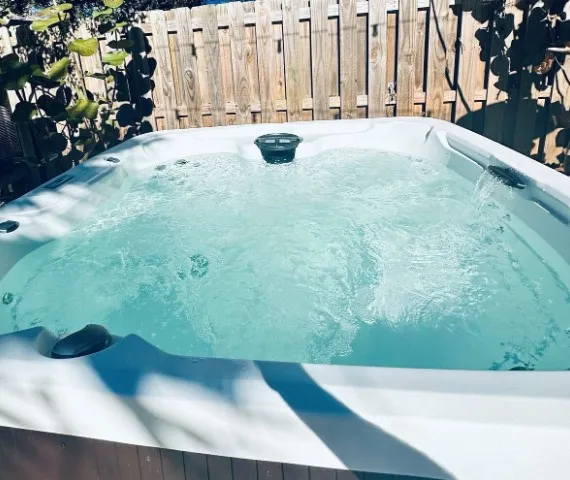 Chic Lincolnville Stay – Golf Cart, Hot Tub, 3 Min to Downtown!