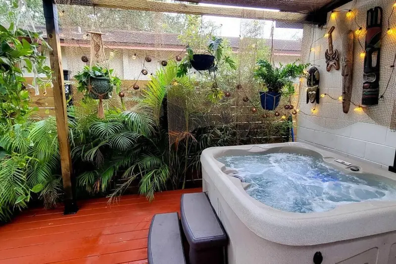 Cozy AF Jungle-House Hideaway