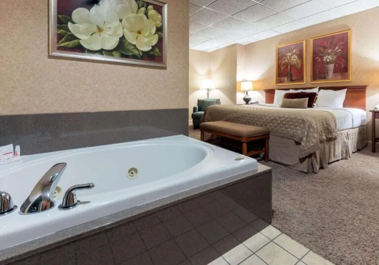 Ramada by Wyndham Topeka Downtown Hotel & Convention Center