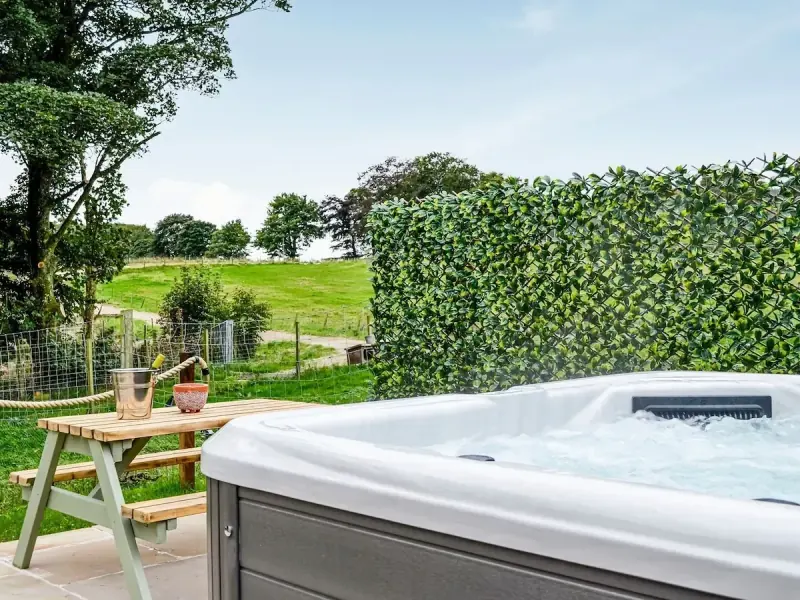 A beautiful rural retreat with a fabulous hot tub in Kirriemuir.