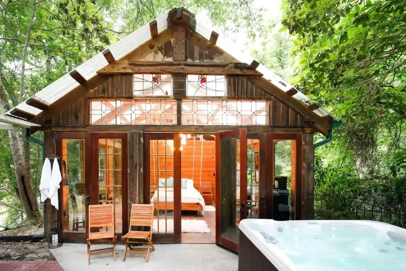 Naturalist Boudoir, Romantic Cabin