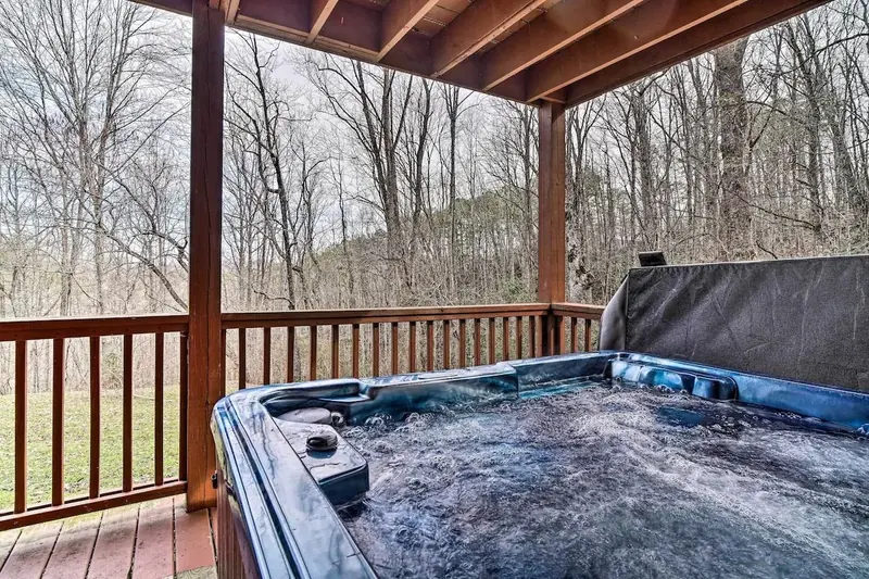 Wandering Bear Cabin