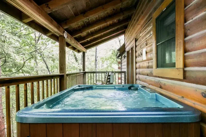 Sweet Retreat Luxury Cabin in Mountain Shadows Resort – Gatlinburg