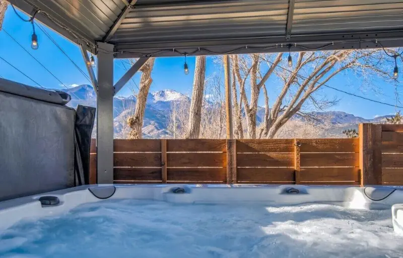Kings Hideaway! Apartment w Hot Tub & Scenic View