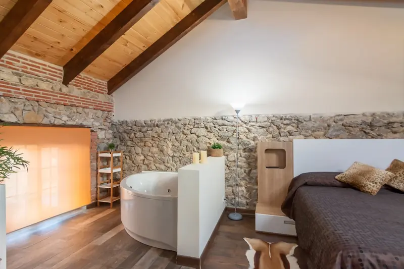 Modernidad y Tradicion se Fusionan en Este Estudio en Santander