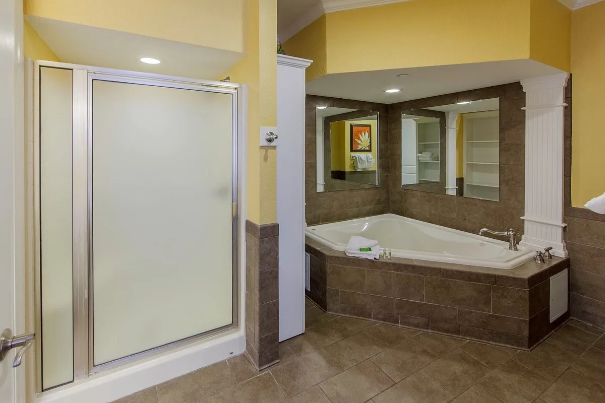 Holiday Inn Club Vacations Piney Shores Resort Lake Conroe, an IHG Hotel