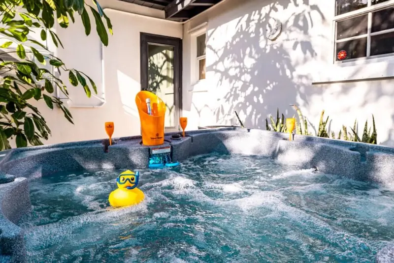Lush Designer Hideaway – Hot Tub + 5 Min to Brightline!