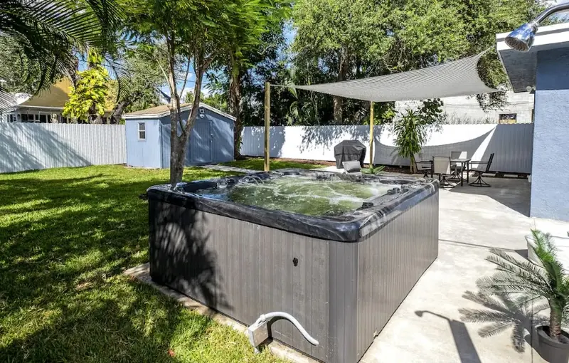 Life’s a Beach! 3BR – 6 bds – 2 bths + Jacuzzi!
