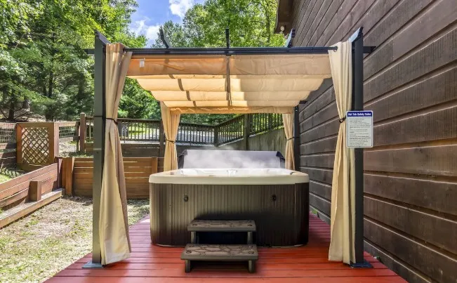 3BR Cabin with Hot Tub in North Georgia Mountains