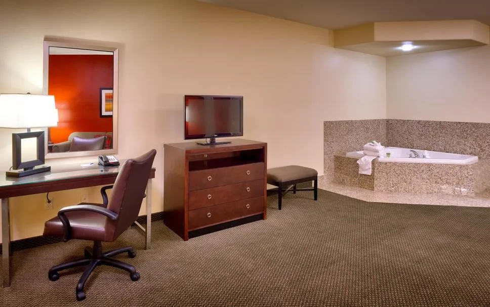 Holiday Inn Express & Suites Mesquite