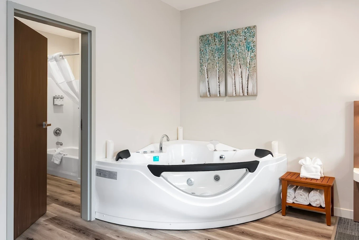 Cedar Street Hotel & Suites