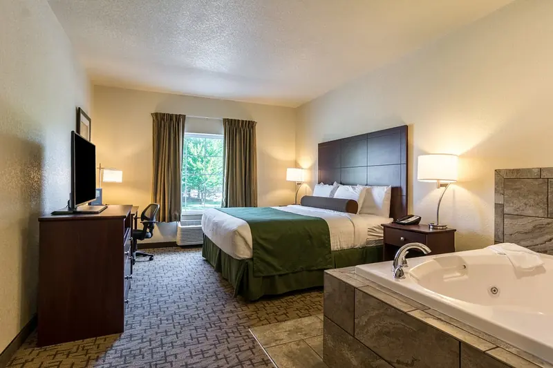 Cobblestone Hotel & Suites – Erie