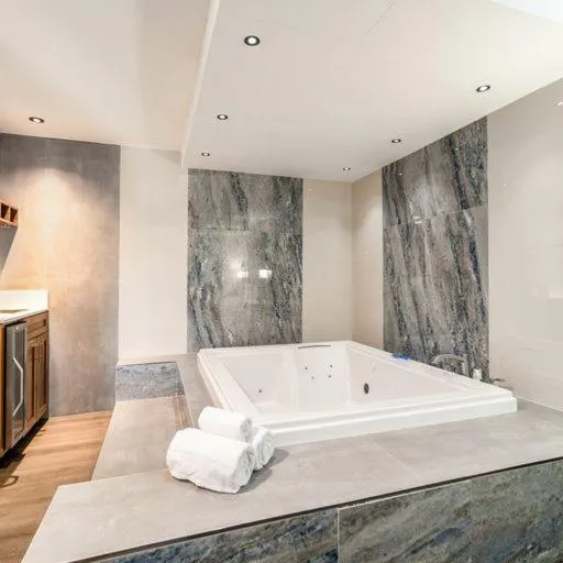Homestay Suites – Studios & Spas