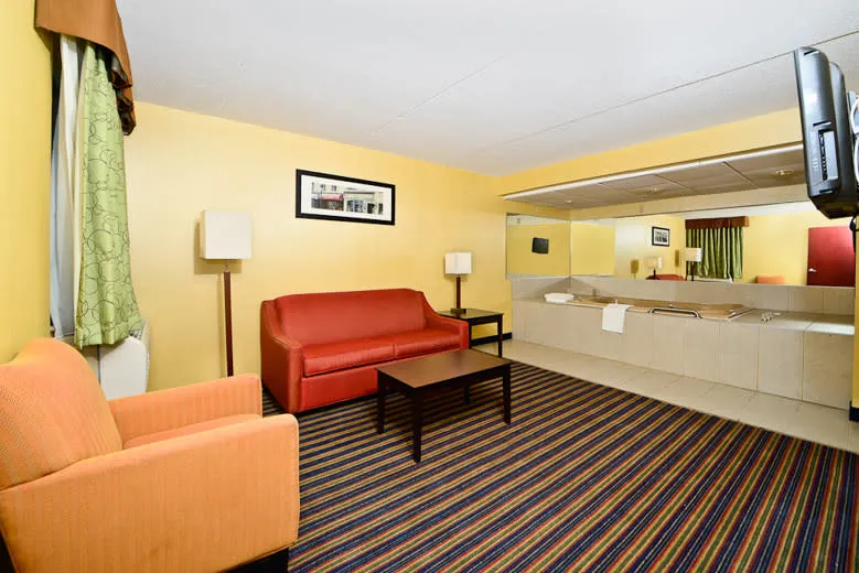 Comfort Inn & Suites East Hartford