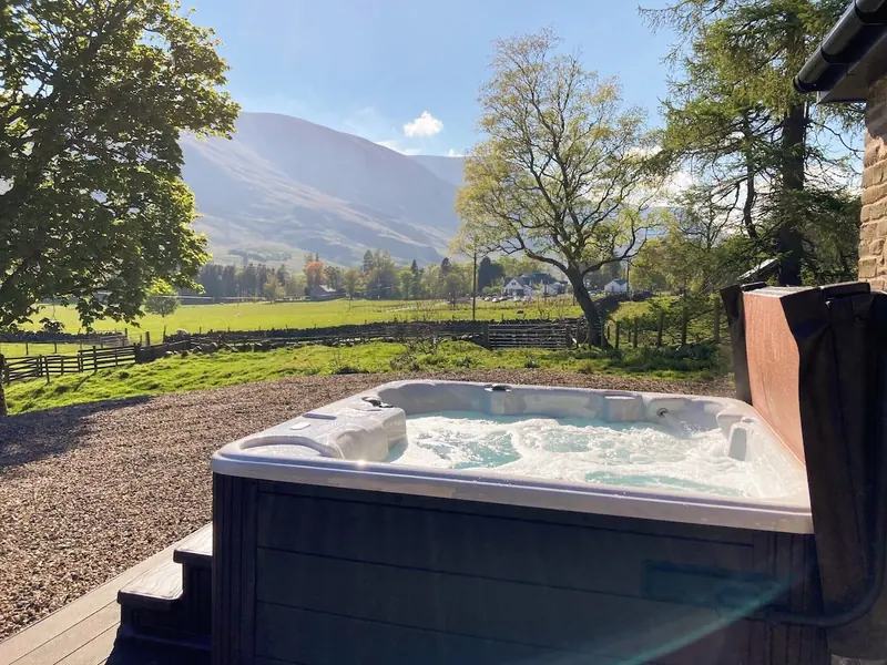 Glen Clova Getaways – Glenview jacuzzi hotel in Kirriemuir, Scotland